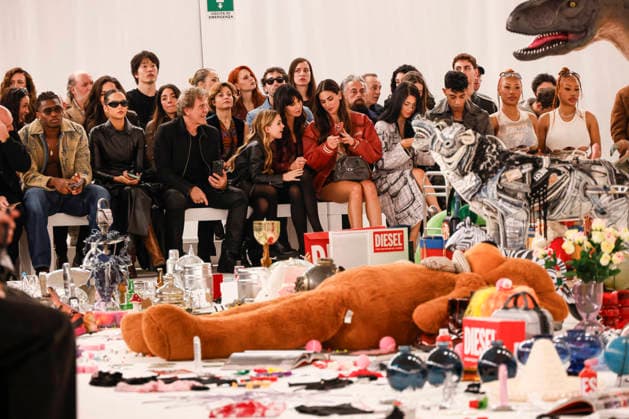 Diesel - Runway - Milan Fashion Week - Womenswear Fall Winter 2026 2027 MILAN, ITALY - FEBRUARY 24: Rafael Leão, Aurora Ramazzotti, Renzo Rosso, Sidney Rosso, Arianna Alessi, Melissa Satta attend the runway at the Diesel fashion show during the Milan Fashion Week - Womenswear Fall Winter 2026 2027 on February 24, 2026 in Milan, Italy. Photo by Marco Piovanotto Abacapress.com  Copyright: xPiovanottoxMarco ABACAx