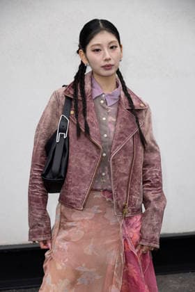 Diesel - Guest arrival - Milan Fashion Week - Womenswear Fall Winter 2026 2027 MILAN, ITALY - FEBRUARY 24: Guest is seen outside Diesel show during the Milan Fashion Week - Womenswear Fall Winter 2026 2027 on February 24, 2026 in Milan, Italy. Photo by Marco Piovanotto Abacapress.com  Copyright: xPiovanottoxMarco ABACAx