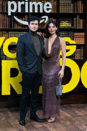 Young Sherlock World Premiere in London, UK - 24 Feb 2026 Jessica Zhou and guest attend the Young Sherlock World Premiere at Queen Elizabeth Hall. London United Kingdom Copyright: xLounisxTiarx xSOPAxImagesx _DSC1781