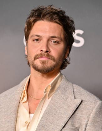 ˜Marshals™ Los Angeles Premiere Luke Grimes arriving to the Los Angeles premiere of CBS™s Marshals held at the Autry Museum of the American West on February 24, 2026 in Los Angeles, Ca. Los Angeles Autry Museum of the American West California USA Copyright: xLisaxOConnor xAFF-USA.COMx