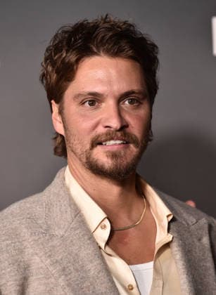 ˜Marshals™ Los Angeles Premiere Luke Grimes arriving to the Los Angeles premiere of CBS™s Marshals held at the Autry Museum of the American West on February 24, 2026 in Los Angeles, Ca. Los Angeles Autry Museum of the American Wes California USA Copyright: xLISAxOConnor xAFF-USA.COMx
