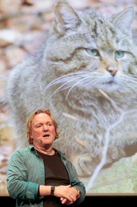 Andreas Kieling with his program Mein Leben mit den wilden Tieren at the Theater am Tanzbrunnen Cologne, 24 02 2026 Foto:xR.xSchmiegeltx xFuturexImagex kieling_6231