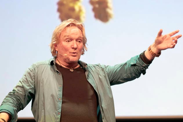 Andreas Kieling with his program Mein Leben mit den wilden Tieren at the Theater am Tanzbrunnen Cologne, 24 02 2026 Foto:xR.xSchmiegeltx xFuturexImagex kieling_6235