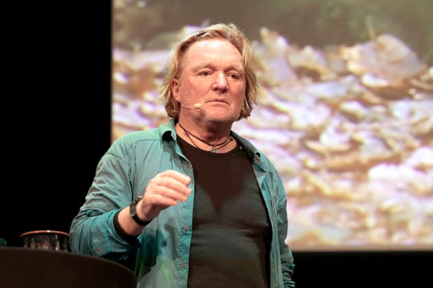 Andreas Kieling with his program Mein Leben mit den wilden Tieren at the Theater am Tanzbrunnen Cologne, 24 02 2026 Foto:xR.xSchmiegeltx xFuturexImagex kieling_6237