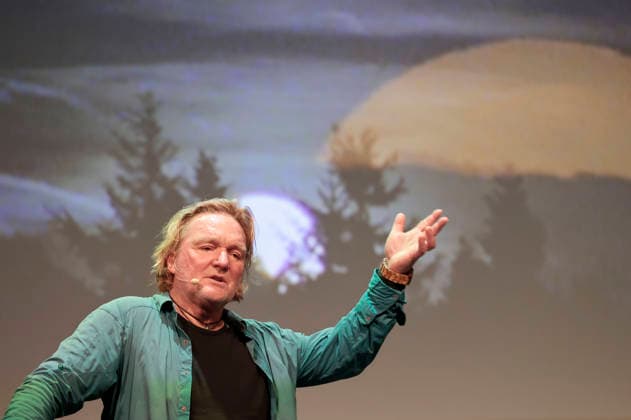 Andreas Kieling with his program Mein Leben mit den wilden Tieren at the Theater am Tanzbrunnen Cologne, 24 02 2026 Foto:xR.xSchmiegeltx xFuturexImagex kieling_6239