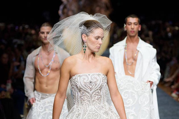 February 25, 2026, Melbourne, Victoria, Australia: A model wearing a design by Alin LeÃ¢â‚¬â ¢Kal walks at the Glam Up Runway show of the PayPal Melbourne Fashion Festival at the Royal Exhibition Building in Melbourne, Australia. Melbourne Australia  - ZUMAl303 20260225_aaf_l303_060 Copyright: xSydneyxLowx