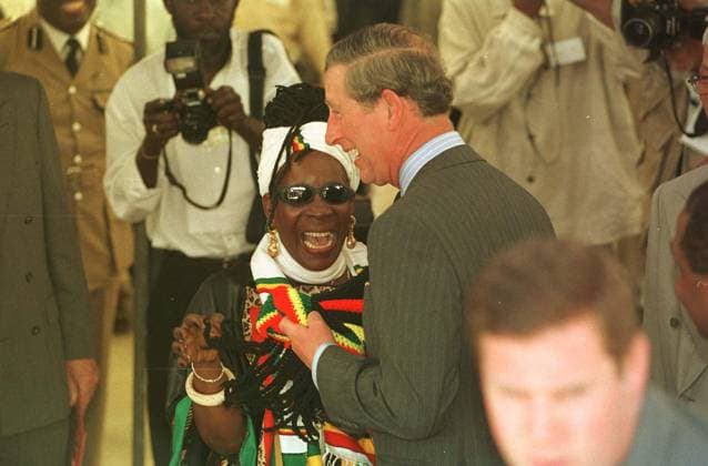 PR CHARLES CARIBBEAN Mar. 1, 2000 - Kingston, Jamaica - RICHARD CHAMBURY_ALPHA M039663 29.02.2000.PRINCE CHARLES MEETS BOB MARLEY S WIDOW RITA ON A VISIT TO TRENCH TOWN, KINGSTON.-PRINCE CHARLES VISIT TO JAMAICA Copyright: xRichardxChamburyx
