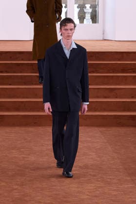 Milano Fashion Week - Women F W 26-27 Jim Sander Men and Women Fashion Show Catwalk Milan, Italy Milano Fashion Week - Women F W 26-27 Jim Sander Men and Women Fashion Show Catwalk Milan, Italy 25th February 2026 SGPItalia id 134523_003 * Not Exclusive  Copyright: xx