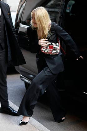 Dakota Fanning - Milan Fashion Week - Womenswear Fall Winter 2026 2027 MILAN, ITALY - FEBRUARY 25:Dakota Fanning is spotted outside her hotel during the Milan Fashion Week - Womenswear Fall Winter 2026 2027 on February 25, 2026 in Milan, Italy. Photo by Marco Piovanotto Abacapress.com Milan Italy  Copyright: xPiovanottoxMarco ABACAx
