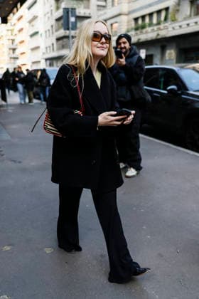 Dakota Fanning - Milan Fashion Week - Womenswear Fall Winter 2026 2027 MILAN, ITALY - FEBRUARY 25:Dakota Fanning is spotted outside her hotel during the Milan Fashion Week - Womenswear Fall Winter 2026 2027 on February 25, 2026 in Milan, Italy. Photo by Marco Piovanotto Abacapress.com Milan Italy  Copyright: xPiovanottoxMarco ABACAx