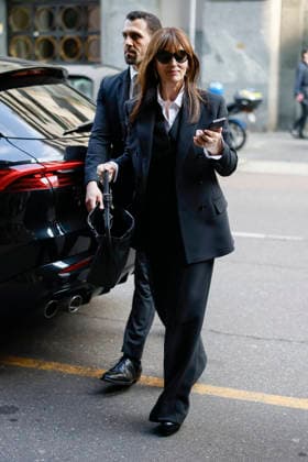 Monica Bellucci - Milan Fashion Week - Womenswear Fall Winter 2026 2027 MILAN, ITALY - FEBRUARY 25:Monica Bellucci is spotted outside her hotel during the Milan Fashion Week - Womenswear Fall Winter 2026 2027 on February 25, 2026 in Milan, Italy. Photo by Marco Piovanotto Abacapress.com Milan Italy  Copyright: xPiovanottoxMarco ABACAx