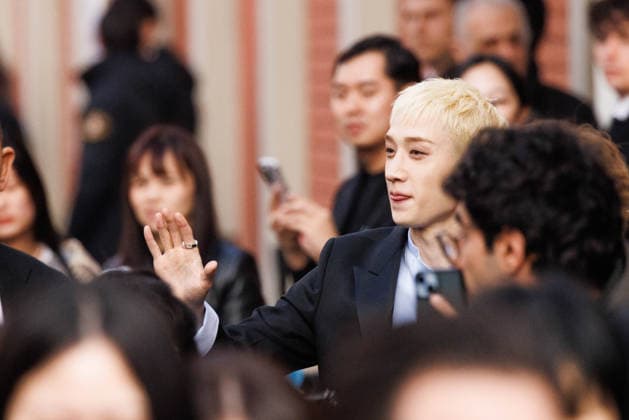 News - Fendi - Celebrity arrivals - Milan Fashion Week - Womenswear Fall Winter 2026 2027 Bang Chan is seen leaving the Fendi fashion show during the Milan Fashion Week - Womenswear Fall Winter 2026 2027 on February 25, 2026 in Milan, Italy. Photo: Cinzia Camela. Milan Via Solari, 35 Italy Copyright: xCinziaxCamelax xLiveMediax LPN_2314640