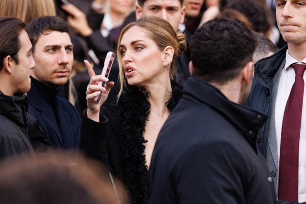 News - Fendi - Celebrity arrivals - Milan Fashion Week - Womenswear Fall Winter 2026 2027 Chiara Ferragni is seen leaving the Fendi fashion show during the Milan Fashion Week - Womenswear Fall Winter 2026 2027 on February 25, 2026 in Milan, Italy. Photo: Cinzia Camela. Milan Via Solari, 35 Italy Copyright: xCinziaxCamelax xLiveMediax LPN_2314697