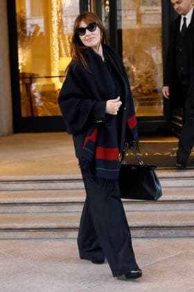 Monica Bellucci - Milan Fashion Week - Womenswear Fall Winter 2026 2027 MILAN, ITALY - FEBRUARY 25: Monica Bellucci is spotted outside her hotel during the Milan Fashion Week - Womenswear Fall Winter 2026 2027 on February 25, 2026 in Milan, Italy. Photo by Marco Piovanotto Abacapress.com  Copyright: xPiovanottoxMarco ABACAx