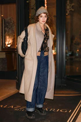 Valeria Golino - Milan Fashion Week - Womenswear Fall Winter 2026 2027 MILAN, ITALY - FEBRUARY 25: Valeria Golino is spotted outside her hotel during the Milan Fashion Week - Womenswear Fall Winter 2026 2027 on February 25, 2026 in Milan, Italy. Photo by Marco Piovanotto Abacapress.com  Copyright: xPiovanottoxMarco ABACAx