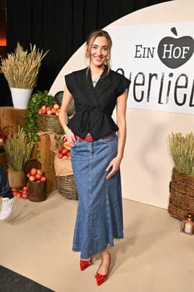 Emmy Pilawa at the photocall for the premiere of the new daily Ein Hof zum Verlieben Sat 1 and Joyn, from 2 03 2026 at 6 pm on 25 02 2026 at the Zoo Palast in Berlin Premiere of the new Sat 1 daily Ein Hof zum Verlieben in Berlin