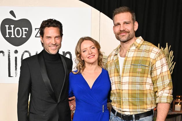 Stephan Kaefer, Diana Staehly and Moritz Otto at the photo call for the premiere of the new daily Ein Hof zum Verlieben Sat 1 and Joyn, from 2 03 2026 at 6 pm on 25 02 2026 at the Zoo Palast in Berlin Premiere of the new Sat 1 daily Ein Hof zum Verlieben in Berlin