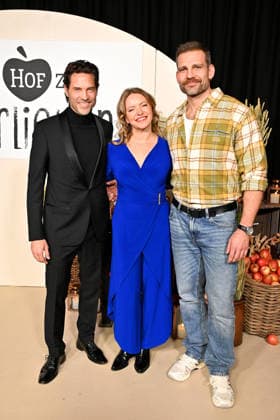 Stephan Kaefer, Diana Staehly and Moritz Otto at the photo call for the premiere of the new daily Ein Hof zum Verlieben Sat 1 and Joyn, from 2 03 2026 at 6 pm on 25 02 2026 at the Zoo Palast in Berlin Premiere of the new Sat 1 daily Ein Hof zum Verlieben in Berlin