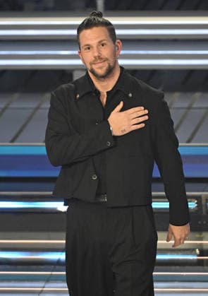 February 25, 2026, Sanremo, ITALY: Italian singer Enrico Nigiotti performs on stage at the Ariston theatre during the 76th edition of the Sanremo Italian Song Festival, in Sanremo, Italy, 25 February 2026. The music festival will run from 24 to 28 February 2026. ANSA RICCARDO ANTIMIANI. Sanremo ITALY  - ZUMAa110 20260225_zaf_a110_121 Copyright: xRiccardoxAntimianix