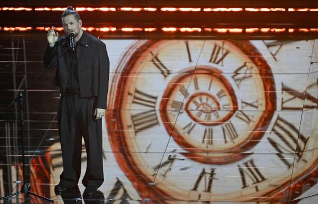 February 25, 2026, Sanremo, ITALY: Italian singer Enrico Nigiotti performs on stage at the Ariston theatre during the 76th edition of the Sanremo Italian Song Festival, in Sanremo, Italy, 25 February 2026. The music festival will run from 24 to 28 February 2026. ANSA RICCARDO ANTIMIANI. Sanremo ITALY  - ZUMAa110 20260225_zaf_a110_123 Copyright: xRiccardoxAntimianix