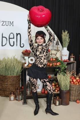 Premiere Ein Hof zum Verlieben Carlotta Truman Premiere of the new SAT 1 daily Ein Hof zum Verlieben at Zoo Palast Berlin Date 25 02 2026 Copyright: xEventpress Kratschx
