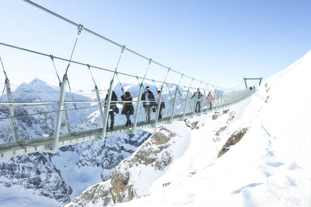 25.02.2026 Engelberg Schweiz. TITLIS Cliff Walk Höchste Hängebrücke Europas *** 25 02 2026 Engelberg Switzerland TITLIS Cliff Walk Highest suspension bridge in Europe 
