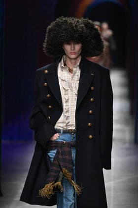 Milan, Milan Women s Fashion Week Fall Winter 2026 27 - Women s Fashion, Fall Winter 2026 27 - Etro fashion show - catwalk in the photo: model  Copyright: xSimonaxChiocciax xipa-agency.netx xFotosickix IPA_Agency_IPA72031818