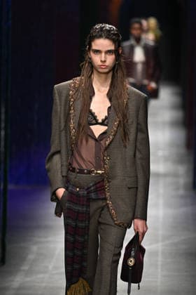 Milan, Milan Women s Fashion Week Fall Winter 2026 27 - Women s Fashion, Fall Winter 2026 27 - Etro fashion show - catwalk in the photo: model  Copyright: xSimonaxChiocciax xipa-agency.netx xFotosickix IPA_Agency_IPA72031825