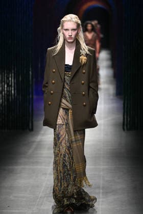Milan, Milan Women s Fashion Week Fall Winter 2026 27 - Women s Fashion, Fall Winter 2026 27 - Etro fashion show - catwalk in the photo: model  Copyright: xSimonaxChiocciax xipa-agency.netx xFotosickix IPA_Agency_IPA72031840