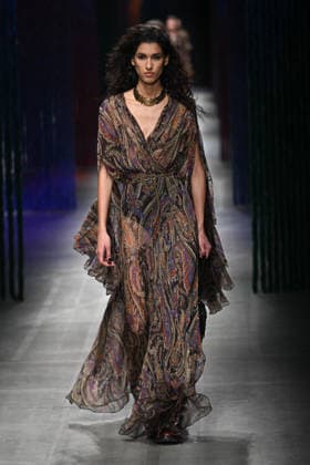 Milan, Milan Women s Fashion Week Fall Winter 2026 27 - Women s Fashion, Fall Winter 2026 27 - Etro fashion show - catwalk in the photo: model  Copyright: xSimonaxChiocciax xipa-agency.netx xFotosickix IPA_Agency_IPA72031844