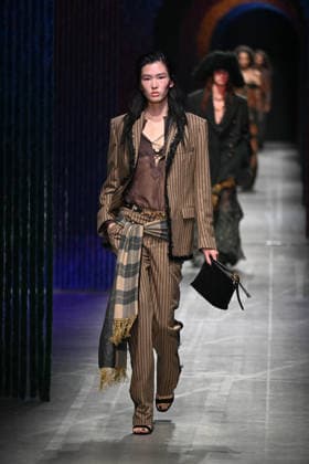 Milan, Milan Women s Fashion Week Fall Winter 2026 27 - Women s Fashion, Fall Winter 2026 27 - Etro fashion show - catwalk in the photo: model  Copyright: xSimonaxChiocciax xipa-agency.netx xFotosickix IPA_Agency_IPA72031862