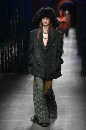 Milan, Milan Women s Fashion Week Fall Winter 2026 27 - Women s Fashion, Fall Winter 2026 27 - Etro fashion show - catwalk in the photo: model  Copyright: xSimonaxChiocciax xipa-agency.netx xFotosickix IPA_Agency_IPA72031868
