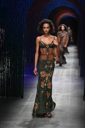 Milan, Milan Women s Fashion Week Fall Winter 2026 27 - Women s Fashion, Fall Winter 2026 27 - Etro fashion show - catwalk in the photo: model  Copyright: xSimonaxChiocciax xipa-agency.netx xFotosickix IPA_Agency_IPA72031870