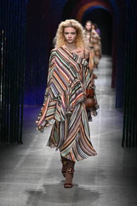 Milan, Milan Women s Fashion Week Fall Winter 2026 27 - Women s Fashion, Fall Winter 2026 27 - Etro fashion show - catwalk in the photo: model  Copyright: xSimonaxChiocciax xipa-agency.netx xFotosickix IPA_Agency_IPA72031913