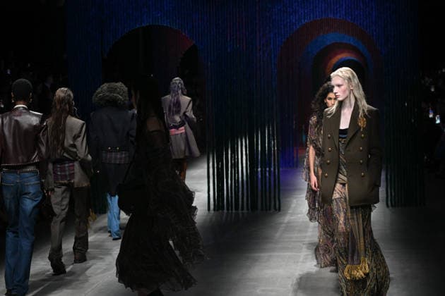 Milan, Milan Women s Fashion Week Fall Winter 2026 27 - Women s Fashion, Fall Winter 2026 27 - Etro fashion show - catwalk in the photo: model  Copyright: xSimonaxChiocciax xipa-agency.netx xFotosickix IPA_Agency_IPA72031934