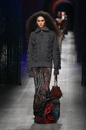 Milan, Milan Women s Fashion Week Fall Winter 2026 27 - Women s Fashion, Fall Winter 2026 27 - Etro fashion show - catwalk in the photo: model  Copyright: xSimonaxChiocciax xipa-agency.netx xFotosickix IPA_Agency_IPA72031892