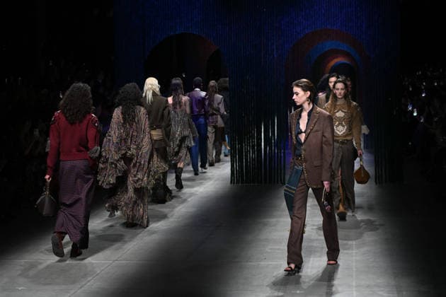 Milan, Milan Women s Fashion Week Fall Winter 2026 27 - Women s Fashion, Fall Winter 2026 27 - Etro fashion show - catwalk in the photo: model  Copyright: xSimonaxChiocciax xipa-agency.netx xFotosickix IPA_Agency_IPA72031938