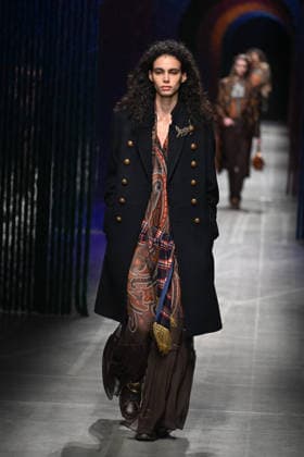 Milan, Milan Women s Fashion Week Fall Winter 2026 27 - Women s Fashion, Fall Winter 2026 27 - Etro fashion show - catwalk in the photo: model  Copyright: xSimonaxChiocciax xipa-agency.netx xFotosickix IPA_Agency_IPA72031881