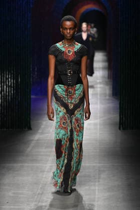 Milan, Milan Women s Fashion Week Fall Winter 2026 27 - Women s Fashion, Fall Winter 2026 27 - Etro fashion show - catwalk in the photo: model  Copyright: xSimonaxChiocciax xipa-agency.netx xFotosickix IPA_Agency_IPA72031894