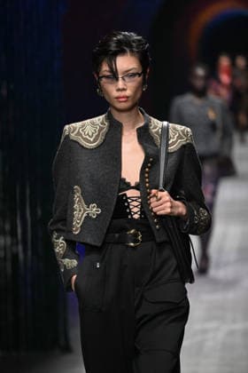 Milan, Milan Women s Fashion Week Fall Winter 2026 27 - Women s Fashion, Fall Winter 2026 27 - Etro fashion show - catwalk in the photo: model  Copyright: xSimonaxChiocciax xipa-agency.netx xFotosickix IPA_Agency_IPA72031897