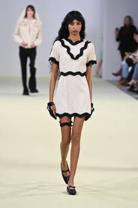 Milan, Milan Women s Fashion Week Fall Winter 2026 27 - Women s Fashion, Fall Winter 2026 27 - Vivetta fashion show - catwalk in the photo: model  Copyright: xSimonaxChiocciax xipa-agency.netx xFotosickix IPA_Agency_IPA72032762