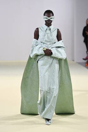 Entertainment Bilder des Tages #2 Milan, Milan Women s Fashion Week Fall Winter 2026 27 - Women s Fashion, Fall Winter 2026 27 - Vivetta fashion show - catwalk in the photo: model  Copyright: xSimonaxChiocciax xipa-agency.netx xFotosickix IPA_Agency_IPA72032828