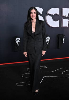 ˜Scream 7™ Global Premiere Courteney Cox arriving to the Scream 7 global premiere held at the Paramount Theatre on February 25, 2026 in Los Angeles, Ca. Los Angeles Paramount Theatre California USA Copyright: xLisaxOConnor xAFF-USA.COMx