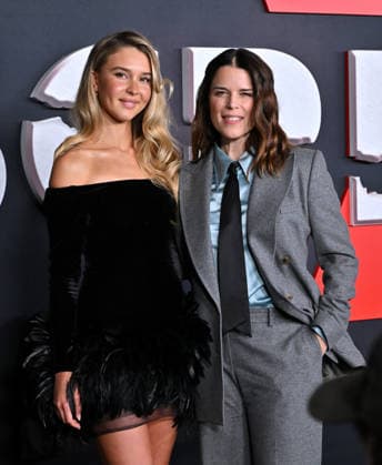 ˜Scream 7™ Global Premiere Isabel May and Neve Campbell arriving to the Scream 7 global premiere held at the Paramount Theatre on February 25, 2026 in Los Angeles, Ca. Los Angeles Paramount Theatre California USA Copyright: xLisaxOConnor xAFF-USA.COMx