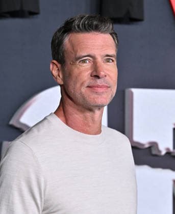 ˜Scream 7™ Global Premiere Scott Foley arriving to the Scream 7 global premiere held at the Paramount Theatre on February 25, 2026 in Los Angeles, Ca. Los Angeles Paramount Theatre California USA Copyright: xLISAxOConnor xAFF-USA.COMx