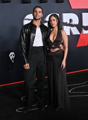 ˜Scream 7™ Global Premiere Mason Gooding and Emily Tosta arriving to the Scream 7 global premiere held at the Paramount Theatre on February 25, 2026 in Los Angeles, Ca. Los Angeles Paramount Theatre California USA Copyright: xLISAxOConnor xAFF-USA.COMx