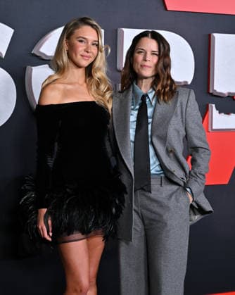˜Scream 7™ Global Premiere Isabel May and Neve Campbell arriving to the Scream 7 global premiere held at the Paramount Theatre on February 25, 2026 in Los Angeles, Ca. Los Angeles Paramount Theatre California USA Copyright: xLISAxOConnor xAFF-USA.COMx