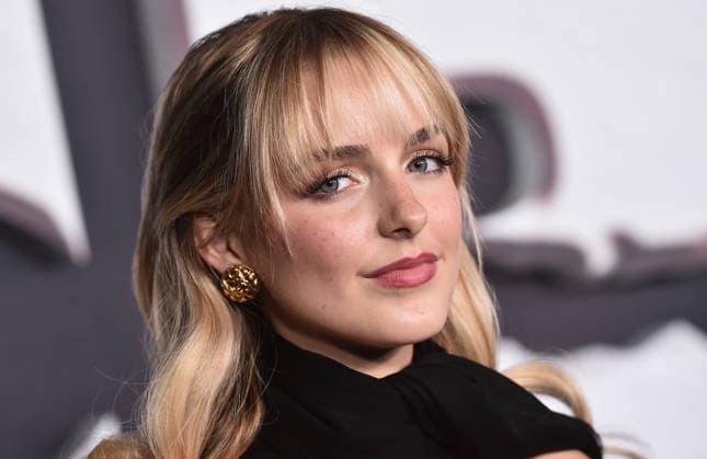 ˜Scream 7™ Global Premiere Mckenna Grace arriving to the Scream 7 global premiere held at the Paramount Theatre on February 25, 2026 in Los Angeles, Ca. Los Angeles Paramount Theatre California USA Copyright: xLISAxOConnor xAFF-USA.COMx