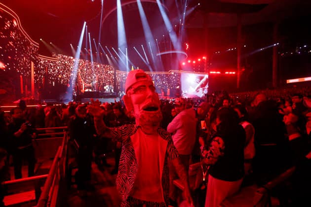 Vina del Mar, February 25, 2026 Public attending the presentation of the group Ke Personajes on the fourth night of the Vina del Mar Festival 2026 Sebastian Cisternas Aton Chile, Vina del Mar Chile Aton 1128667  Copyright: SEBASTIANxCISTERNAS xATONxCHILE