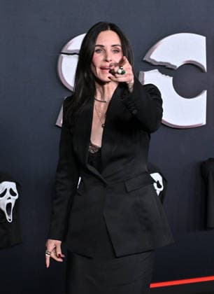 ˜Scream 7™ Global Premiere Courteney Cox arriving to the Scream 7 global premiere held at the Paramount Theatre on February 25, 2026 in Los Angeles, Ca. Los Angeles Paramount Theatre California USA Copyright: xLISAxOConnor xAFF-USA.COMx